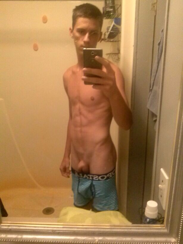 male selfies pennis
